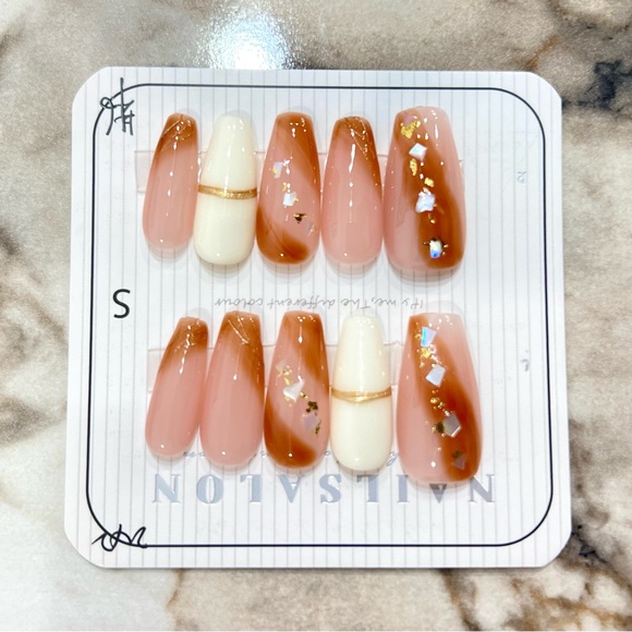 Gorgeous Press-On Nails (10 pieces) - Picture 3 of 3